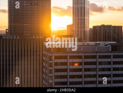 Bâtiments au coucher du soleil le long de Broad Street Birmingham Banque D'Images