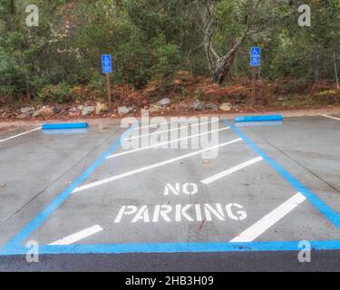 Parking handicapés Pfeiffer Big sur SP, à Big sur, CA. Banque D'Images