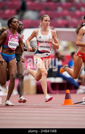 Keely Hodgkinson concourant dans les 800 mètres des Jeux Olympiques de