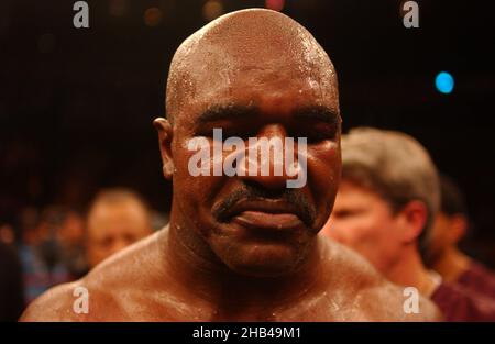 New York, NY, États-Unis.16th décembre 2021.Evander Holyfield, montré ici en 2004, est un ancien boxeur professionnel américain.(Image de crédit : © C. Neil Decrescenzo/ZUMA Press Wire) Banque D'Images