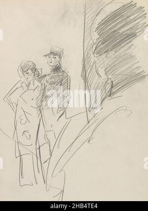 Devant une figure, vue de l'arrière.En arrière-plan une femme et un homme en uniforme.Feuille 14 verso de l'esquisse VI avec 33 feuilles, figures debout., Isaac Israël, c.1915 - 1934 Banque D'Images