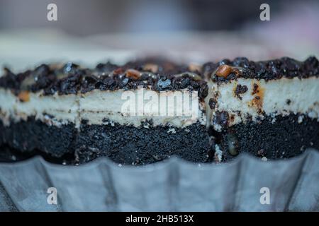 Gros plan sur les tranches de gâteau au chocolat Banque D'Images