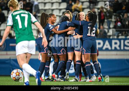 Paris, France.16th décembre 2021.L'équipe du PSG célèbre après le score de Luana Bertolucci Paixao lors de la Ligue des champions de l'UEFA, le match de football du Groupe B entre Paris Saint-Germain et Breidablik UBK le 16 décembre 2021 au stade Jean Bouin à Paris, en France.Photo de Victor Joly/ABACAPRESS.COM crédit: Abaca Press/Alay Live News Banque D'Images