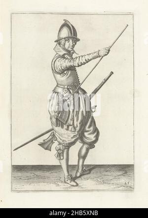 Soldat tenant un gouvernail, glissant sa main droite jusqu'à l'extrémité de son ramrod (non25), c.1600, Un soldat, de pleine longueur, à droite, tenant un gouvernail (un certain type d'arme à feu) avec sa main gauche près de sa cuisse gauche et amenant sa main droite à l'extrémité de son ramrod, qu'il repose contre son côté droit (non25), c.1600. Plaque 25 dans les instructions de manipulation de la barre.Partie des illustrations dans: J. de Gheyn, Wapenhandelinghe van Roers Musquetten ende Spiessen, Amsterdam, 1608.Art martial vers 1600., imprimerie: Jacob de Gheyn (II) (atelier de), dessinateur intermédiaire: Jacob de Banque D'Images