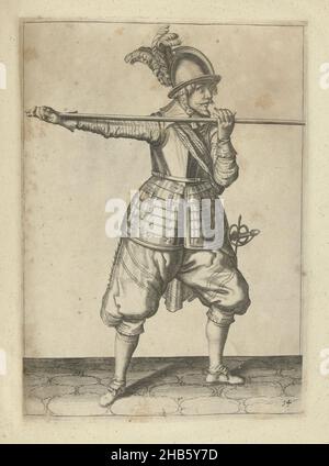 Soldat portant sa lance avec les deux mains horizontalement à hauteur d'épaule, sa main droite à la base de l'arme (non14), c.1600, Un soldat, pleine longueur, portant une lance (lance) avec les deux mains horizontalement à hauteur d'épaule, sa main droite à la base de l'arme (no14), c.1600. C'est le troisième acte pour abaisser la lance pour passer sous un porte-à-faux.Plaque 14 dans les instructions de manipulation de la lance: Bref instruction sur les contrefaictinges, concernant la bonne utilisation, de tout ce qu'un Souldier a besoin de savoir dans la manipulation du Pike.Partie des illustrations en anglais Banque D'Images