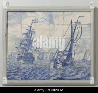 Nappe en carreaux avec paysage marin, nappe en carreaux de 30 carreaux (6 x 5) dans un cadre en bois avec un paysage marin peint en bleu avec deux voiliers au premier plan.En bas à droite sur un baril dans l'eau, marquée: C:MB., anonyme, Rotterdam, 1680 - 1730,faïence, étain, majolique, hauteur 64 cm × largeur 77 cm × profondeur 6 cm Banque D'Images