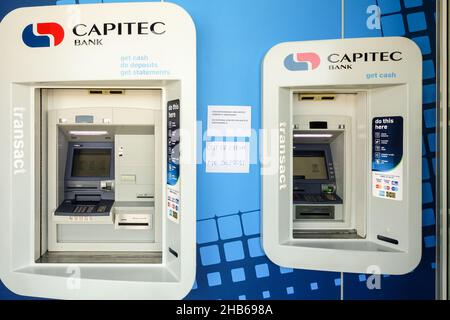 Guichet automatique Capitec avec signe manuscrit de la rupture de liquidités, Afrique du Sud Banque D'Images