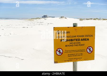 « Zone interdite » sur la plage de sable à proximité de la centrale nucléaire Koeberg d'Eskom, Afrique du Sud Banque D'Images