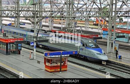 Train KTX à la gare de Séoul, Corée du Sud Banque D'Images