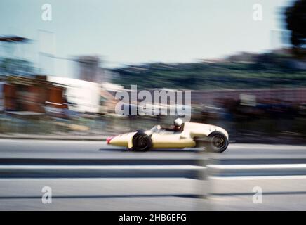 Formula One Motor Racing Monaco Grand Prix 1961, d'après la légende originale de la diapositive, Olivier Gendebien, voiture Emeryson-Maserati à Sainte Deconsacrer Banque D'Images