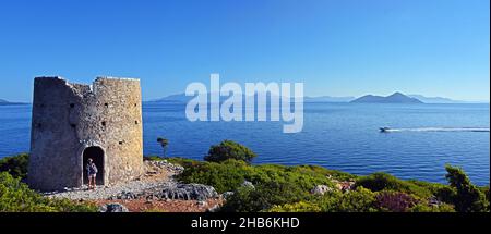 Restes de vieux moulins à vent de Kioni, Grèce, Iles Ioniennes, Ithaka Banque D'Images