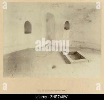 Intérieur de la chapelle de l'Ascension sur le Mont des oliviers à Jérusalem, S 45.Chapelle de l'Ascension (intérieur).Syrie.(Titre sur objet), la Chapelle de l'Ascension sur le Mont des oliviers.La photographie fait partie de la série de photographies d'Israël, de Palestine et de Syrie recueillies par Richard Polak., anonyme, Israël, c.1895 - c.1915, support photographique, papier, imprimé albumine, hauteur 218 mm × largeur 275 mm hauteur 466 mm × largeur 555 mm Banque D'Images