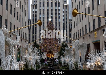 L'arbre de Noël au Rockefeller Center de New York. (Photo : Gordon Donovan) Banque D'Images