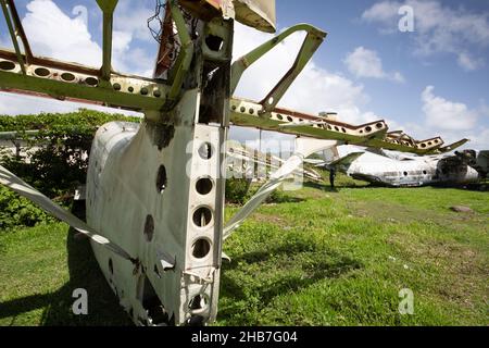 Un avion abandonné à l'aéroport de Pearls, Grenade. Banque D'Images