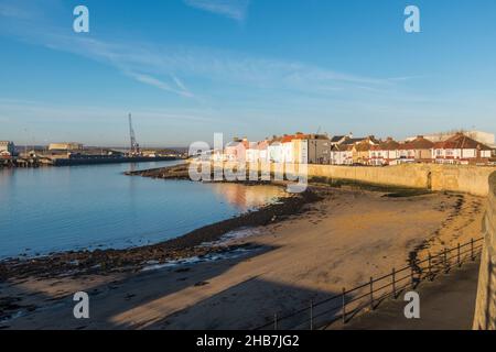 Le front de mer et des maisons en terrasse géorgienne à la pointe dans le vieux Hartlepool,Angleterre,UK Banque D'Images