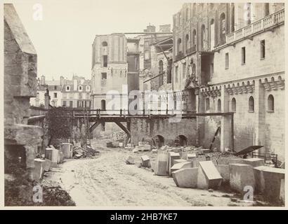 Restauration du château de Saint-Germain-en-Laye, Charles Marville (mentionné sur l'objet), Saint-Germain-en-Laye, 1862 - 1872, carton, papier,imprimé albumine, hauteur 261 mm × largeur 360 mm hauteur 355 mm × largeur 502 mm Banque D'Images