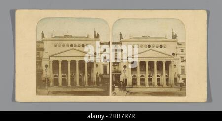 Vue du Haymarket Theatre à Londres, Theatre Royal, Haymarket (titre sur objet), vues de Londres (titre de série sur objet), anonyme, London, c.1850 - c.1880, carton, imprimé albumine, hauteur 85 mm × largeur 170 mm Banque D'Images