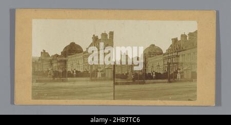 Extérieur du Palais des Tuileries à Paris, anonyme, Paris, c.1860 - avant le 23-mai-1871, carton, imprimé albumine, hauteur 85 mm × largeur 170 mm Banque D'Images