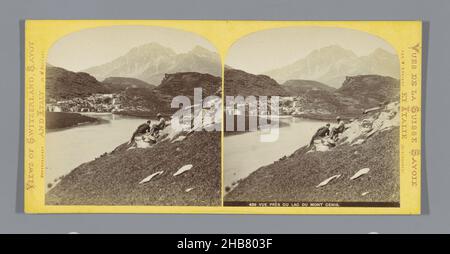 Vue sur le Lac du Mont-Cenis, vue près du lac du Mont Cenis (titre sur objet), William England (mentionné sur objet), Col du Mont Cenis, c.1850 - c.1880, carton, imprimé albumine, hauteur 85 mm × largeur 170 mm Banque D'Images