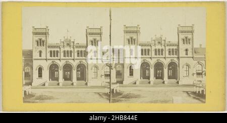 Façade de la Kaiserin-Elisabeth-Bahnhof à Linz, façade de l'embarcadère du chemin de fer de Linz., façade der Bahnhofes von Linz (titre sur objet), Autriche-Danube, Osterreich-Donau (titre de série sur objet), aimé Civiale (mentionné sur objet), Athanase Clouzard, 1870, 1861 (carton sur objet mentionné), Linzard,,imprimé albumine, hauteur 87 mm × largeur 177 mm Banque D'Images