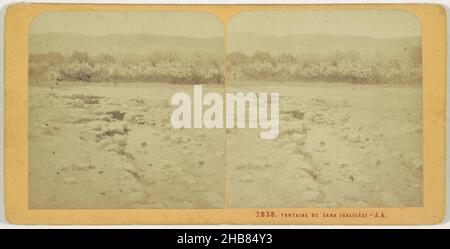 Vue sur une eau près de Cana, Israël, Fontaine de Cana (Galilée) (titre sur objet), Jean Andrieu, Cana, 1862 - 1876, carton,papier, imprimé albumine, hauteur 83 mm × largeur 176 mm Banque D'Images