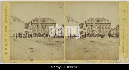 Place du marché avec la fontaine du marché à Bonn, Allemagne, Der Marktplatz à Bonn (titre sur objet), Der Rhein und seine Umgebungen., le Rhin et ses environs (titre de la série sur objet), Anselm Schmitz (mentionné sur objet), Bonn, 1880 - 1890, carton, papier,imprimé albumine, hauteur 87 mm × largeur 176 mm Banque D'Images