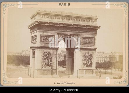 Arc de Triomphe à Paris, l'Arc de Triomphe (titre sur objet), Paris (titre de série sur objet), Étienne Neurdein (éventuellement), Paris, 1870 - 1900, carton,imprimé albumine, hauteur 108 mm × largeur 164 mm Banque D'Images