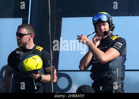 Port de Sydney, Sydney, Australie.17th décembre 2021.SailGP; équipe de l'équipe de l'Australie débriefing entre les courses le premier jour de la course crédit: Action plus Sports/Alamy Live News Banque D'Images