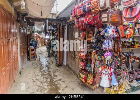 MASULEH, IRAN - 7 AVRIL 2018 : allée dans le village traditionnel de Masuleh, dans la province de Gilan, en Iran Banque D'Images