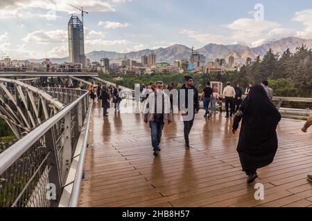 TÉHÉRAN, IRAN - 14 AVRIL 2018 : vue du pont piétonnier de Tamiat à Téhéran, Iran Banque D'Images