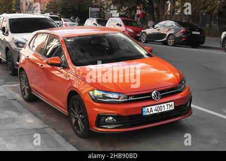 Kiev, Ukraine - 22 mai 2021: Volkswagen Polo R-line garée dans la ville Banque D'Images