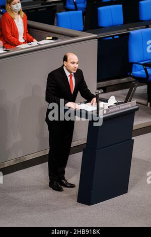 Berlin, Allemagne.16th décembre 2021.Florian OÃŸner, politicien allemand de l'Union sociale chrétienne, qui est membre du Bundestag depuis les élections de 2013.(Credit image: © Ralph Pache/PRESSCOV via ZUMA Press Wire) Banque D'Images