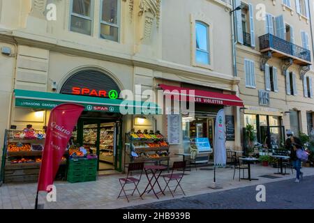 Marseille, France, scènes de rue, rangée de façades de magasins, magasin de supermarché, extérieur supermarché france Banque D'Images