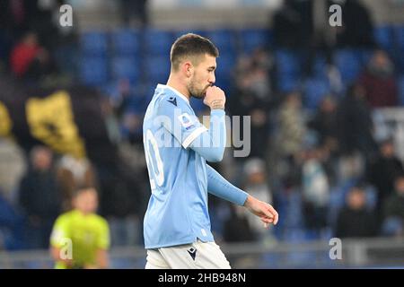 Rome, Italie.17th décembre 2021.Mattia Zaccagni (SS Lazio) célèbre après avoir atteint le but 3-0 lors du championnat italien de football League Un match de 2021/2022 entre SS Lazio vs Gênes CFC au stade Olimpic de Rome le 17 décembre 2021.Crédit : Agence photo indépendante/Alamy Live News Banque D'Images