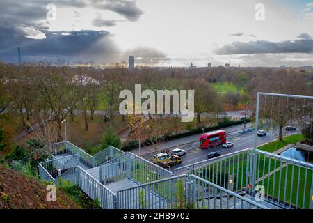 Londres.ROYAUME-UNI- 12.01.2021.Vue panoramique sur Hyde Park depuis le sommet de Marble Arch Mound. Banque D'Images