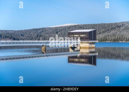 Hiver au barrage de Josefuv Dul dans les montagnes de Jizera Banque D'Images