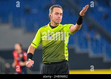 Rome, Italie.17th décembre 2021.Luca Pairetto arbitre lors de la Ligue italienne de championnat de football Un match de 2021/2022 entre SS Lazio vs Gênes CFC au stade Olimpic à Rome le 17 décembre 2021.Crédit : Live Media Publishing Group/Alay Live News Banque D'Images