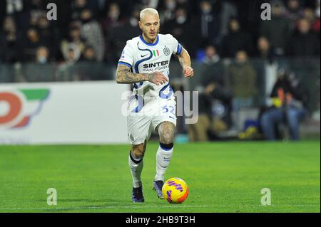 Naples, Italie.17th décembre 2021.Federico DiMarco joueur d'Inter, pendant le match de la série italienne Un championnat entre Salernitana vs Inter résultat final Salernitana 0, Inter 5, match joué au stade Arechi.Naples, Italie, 17 décembre 2021.(Photo par Vincenzo Izzo/Sipa USA) crédit: SIPA USA/Alay Live News Banque D'Images