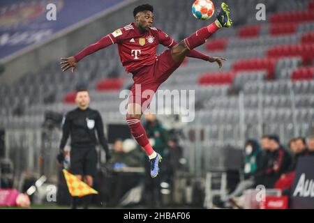 Munich, Allemagne.17th décembre 2021.Alphonso DAVIES, FCB 19 dans le match FC BAYERN MÜNCHEN - VFL WOLFSBURG 1.Ligue allemande de football le 17 décembre 2021 à Munich, Allemagne.Saison 2021/2022, match jour 17, 1.Bundesliga, FCB, München,17.balise Spieltag.FCB © Peter Schatz / Alamy Live News - LE RÈGLEMENT DFL INTERDIT TOUTE UTILISATION DE PHOTOGRAPHIES comme SÉQUENCES D'IMAGES et/ou QUASI-VIDÉO - Credit: Peter Schatz/Alamy Live News Banque D'Images