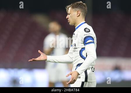 InterÕs milieu de terrain italien Nicolo Barella a effectué un match de football entre Salerntana et Inter au stade Arechi de Salerno, dans le sud de l'Italie, le 18 septembre 2021. Banque D'Images