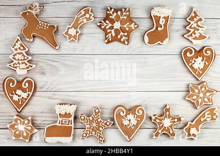 Fait à la main divers biscuits de pain d'épice de Noël, place pour le texte. Banque D'Images