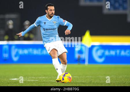 Stadio Olimpico, Rome, Italie.17th décembre 2021.Serie A football, SS Lazio versus Gênes CFC; Pedro de SS Lazio crédit: Action plus Sports/Alamy Live News Banque D'Images