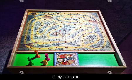 Rochester, New York, Etats-Unis.16 décembre 2021.The Auto Game, vers 1910, par la Milton Bradley Company, exposé au Strong National Museum of Play Banque D'Images