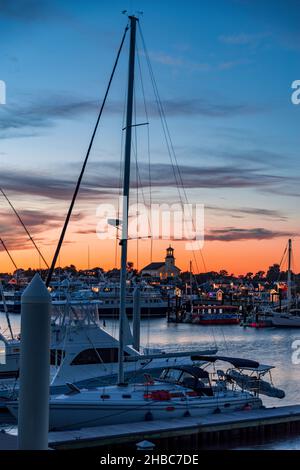 Coucher de soleil dans le port de Provincetown, Cape Cod. Banque D'Images