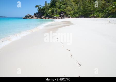 Célèbre plage d'Anse Georgette sur l'île de Praslin, Seychelles Banque D'Images