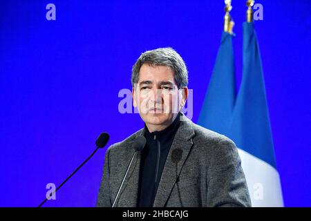 Valérie Pecresse, candidate les Républicains LR, aux élections présidentielles de 2022, en réunion à Strasbourg dans le district de Neudorf.En présence de Philippe Richert ancien Président de la région Grand est, Jean Rottner Président en exercice de la région Grand est, Jean Philippe Vetter, Jean Philippe Maurer, Anne Sander, ainsi que des élus de la région et des partisans du parti LR.17 décembre 2021, à Strasbourg, dans le nord-est de la France.Photo de Nicolas Roses/ABACAPRESS.COM Banque D'Images