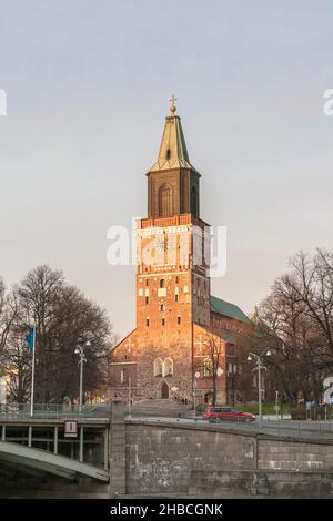 La cathédrale de Turku est le monument architectural le plus précieux de Finlande.Construit en 13th siècle, consacré en 1300 en l'honneur de la Vierge Marie et de la Banque D'Images