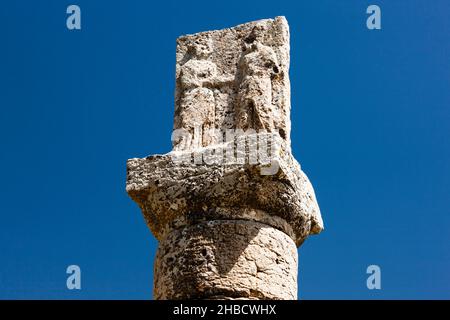 Karakus Tumulus, soulagement de Mithridates et soeur au sommet de la colonne, tombeau royal du Royaume de Commagène, Kahta, province d'Adıyaman, Anatolie, Turquie, Asie Banque D'Images