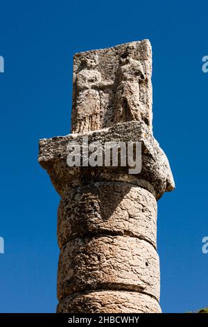 Karakus Tumulus, soulagement de Mithridates et soeur au sommet de la colonne, tombeau royal du Royaume de Commagène, Kahta, province d'Adıyaman, Anatolie, Turquie, Asie Banque D'Images