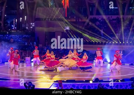 Dubaï, Émirats Arabes Unis - 4 novembre 2021 : célébration de Diwali, Festival des lumières à Expo2020.Représentation de danseurs et de groupes culturels issus du Banque D'Images